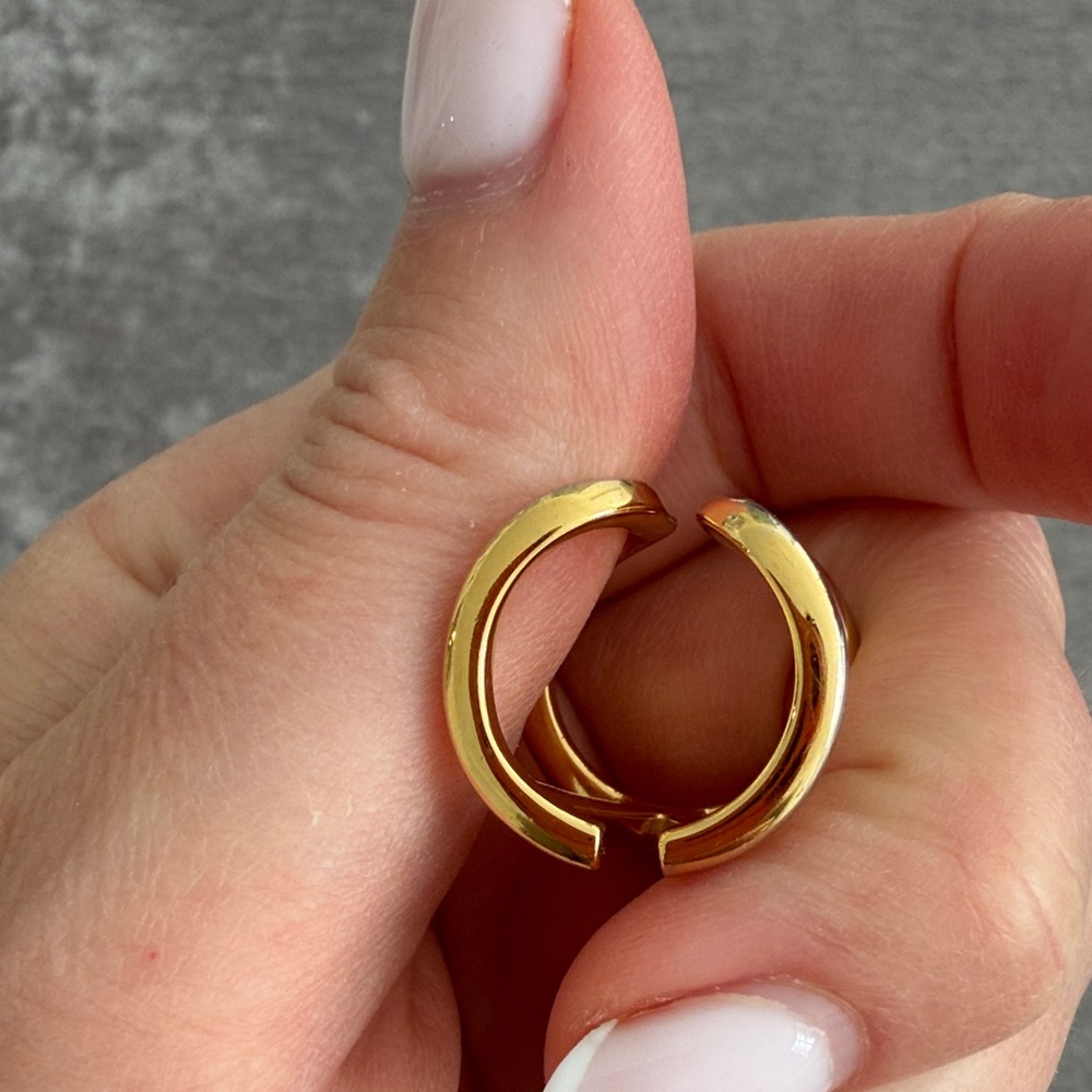 Valentino Garavani Gold Ring - Picture 7 of 8